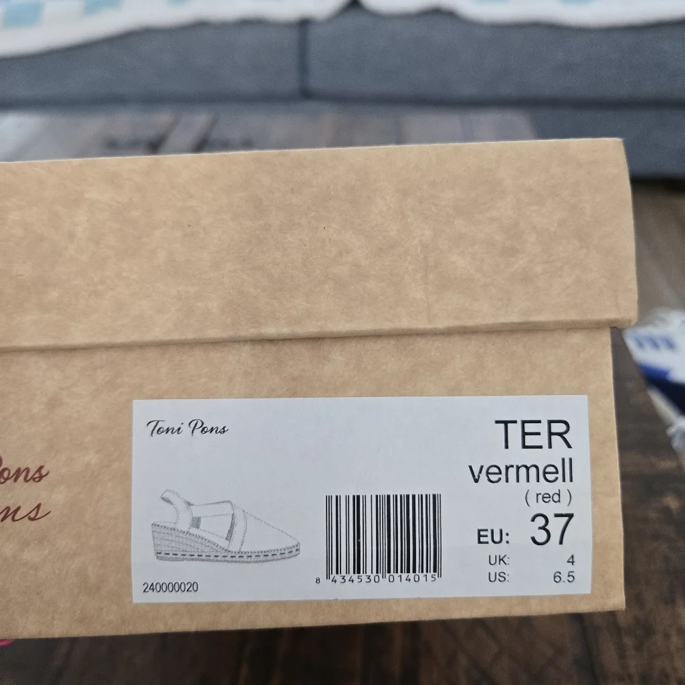 Toni Pons Vermell Red Linen Womens Wedge Espadrille Shoes. Size US 6.5. New.